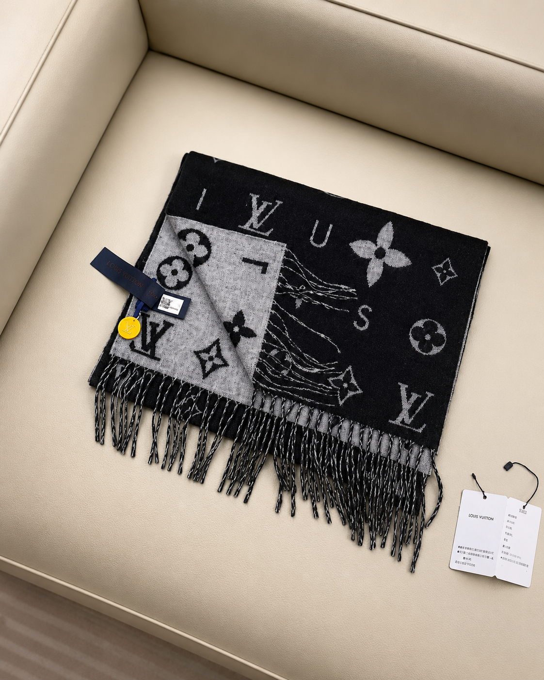 Pañuelo Monogramado- Elegancia que se nota al instante