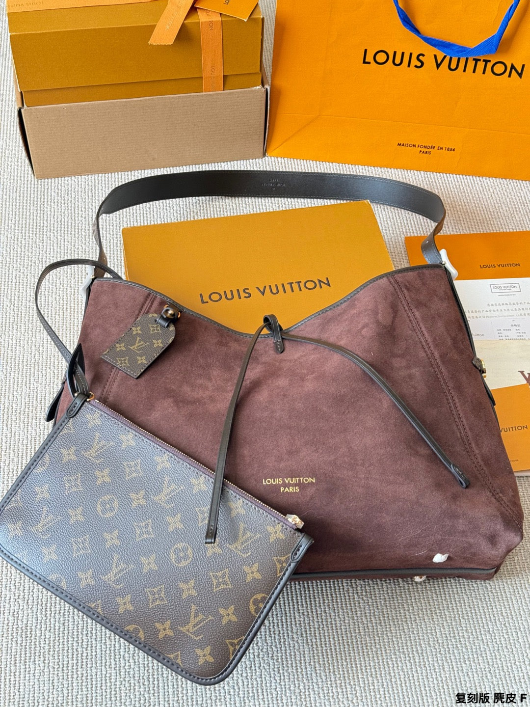 LV CarryAll BB- Pequeña pero poderosa