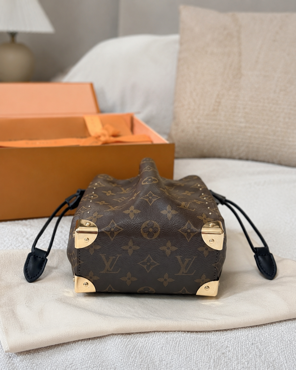 LV Nano Trunk- Pequeña, elegante, sofisticada