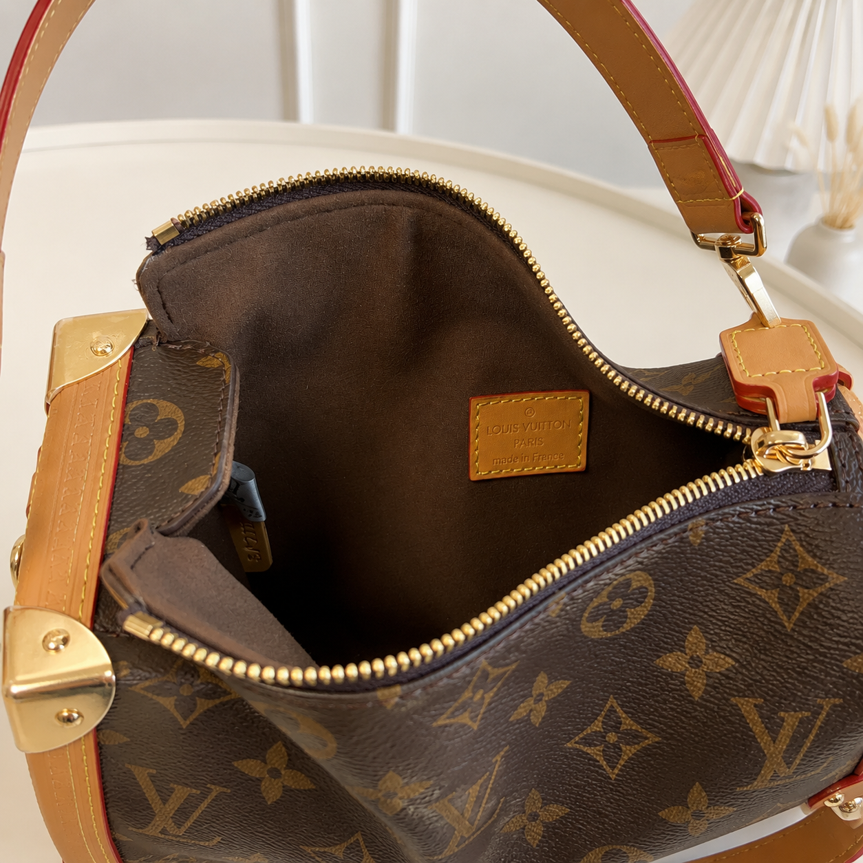 LV Side Trunk- Elegancia, carácter y presencia