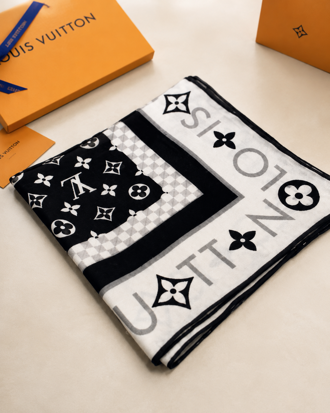 Pañuelo Monogram Seda