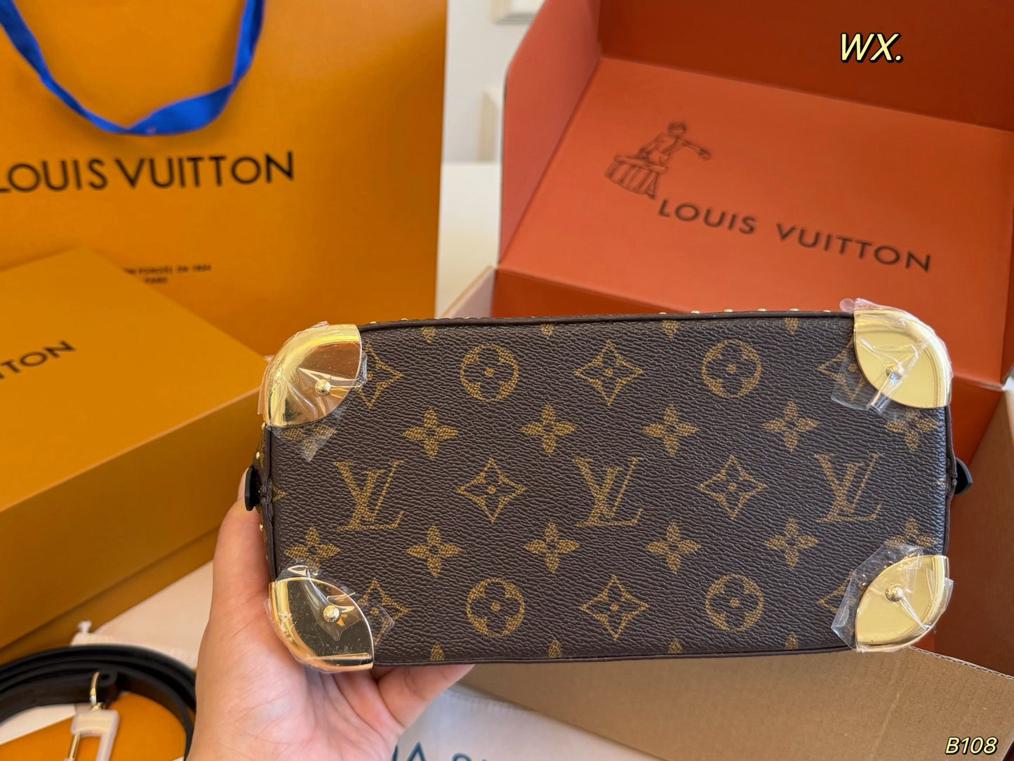 LV Alma Trunk