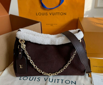 LV CarryAll BB- Pequeña pero poderosa
